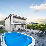 Villa Villa Kukys -Private Pool & Luxury Oasis Mostar