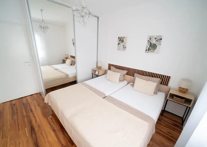 Villa Kukys Production-Private Pool & Luxury Oasis מוסטר