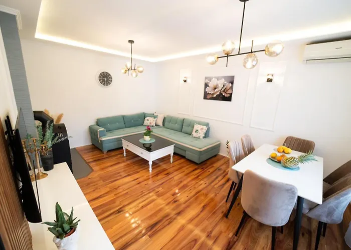 Villa Kukys Production-Private Pool & Luxury Oasis וילה מוסטר