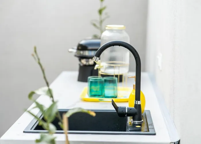 Villa Kukys Production-Private Pool & Luxury Oasis וילה מוסטר